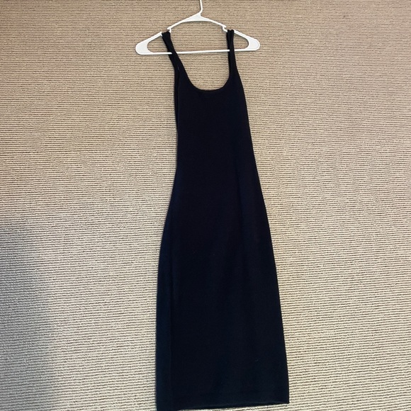 Aritzia Dresses & Skirts - Aritzia Wilfred Free Midi Sweater Dress